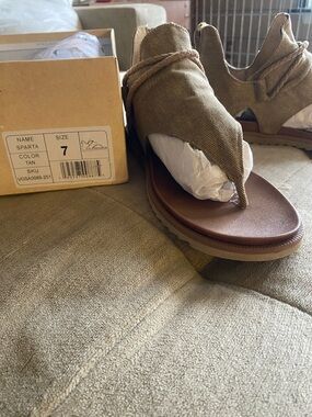 Sparta Tan Canvas Sandals